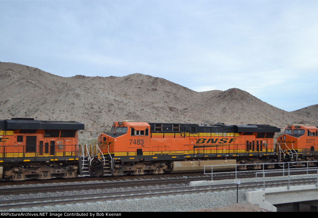 BNSF 7483